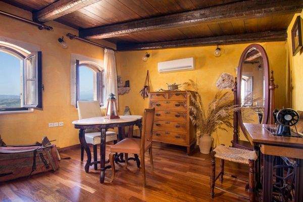 Villa For Sale in Samonas village 9.jpg