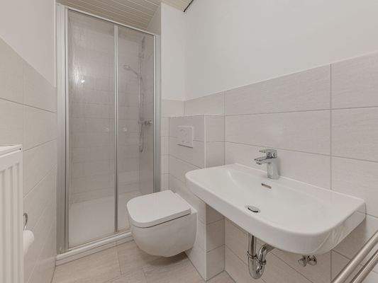 modernisiertes Duschbad