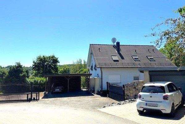Grundstück funktionell: Garage-Carport-Stellplätze