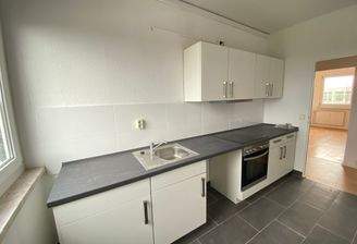 Küche mit Einbauküche