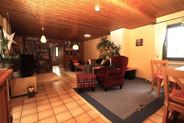 3 Zimmer Dachgeschoss-Wohnung mit Balkon    in Königswinter-Ittenbach!