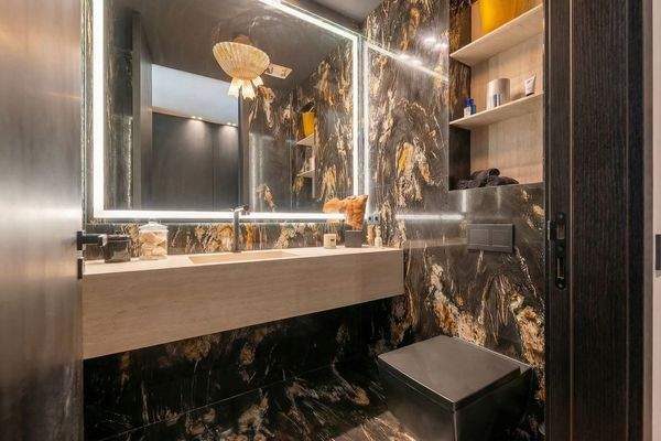 Gästebad mit Belvedere Marmor