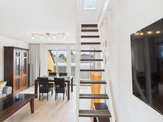 Woh. DG - WZ / Treppe Dachboden