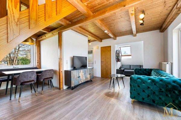 Lichtdurchfluteter Wohn- und Essbereich