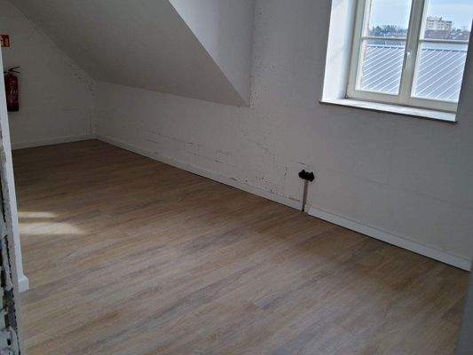 Burgdorf Gewerbefläche 9 - 9.jpg