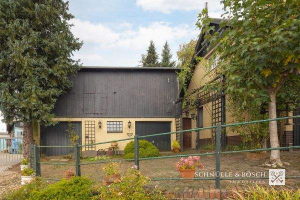 Ausbaufläche über den Garagen