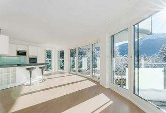 Der offene und lichtdurchflutete Koch-/Wohn- und Essbereich