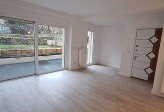 großes Wohnzimmer.jpg