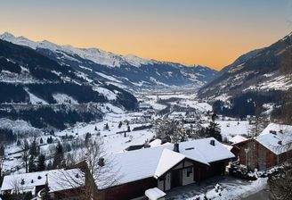 atemberaubende Aussicht über das Gasteinertal von der Loggia aus