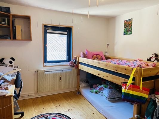 Kinderzimmer im 2. OG