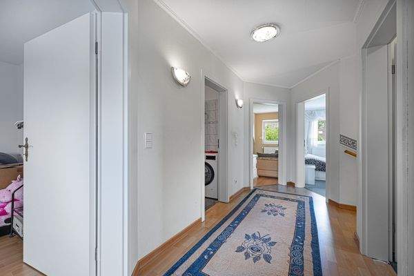 bietet 4 schöne Zimmer