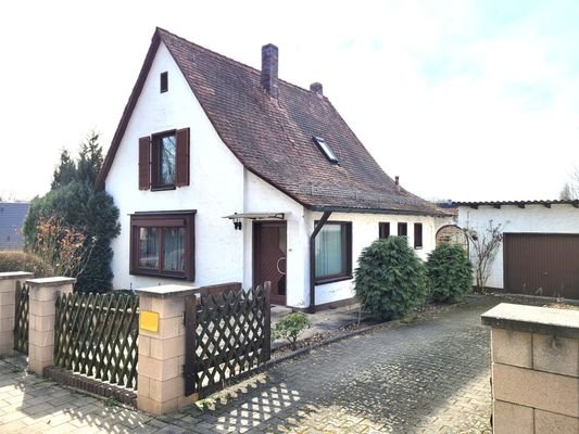 leerstehendes, kleines EFH, Bj. 1956 mit Garage