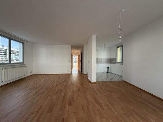 Wohnzimmer mit Küche (ohne EBK)