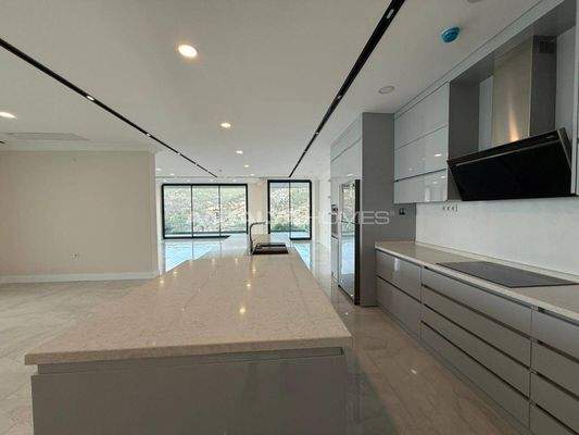 Smart House with Infinity Pool in Alanya Antalya