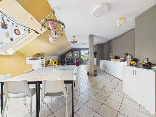 Wohnzimmer mit Essbereich