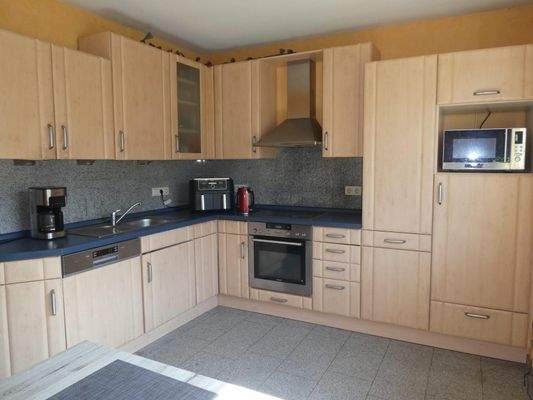 Küche mit Einbauküche