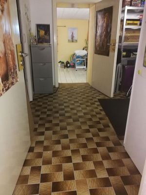 UG Flur Sicht K3 Wohnraum