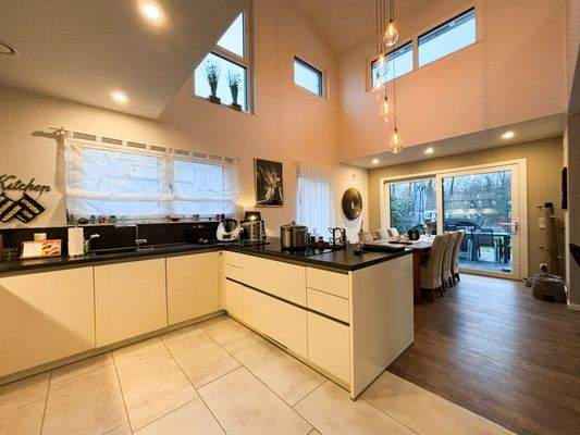 Küche und Essbereich