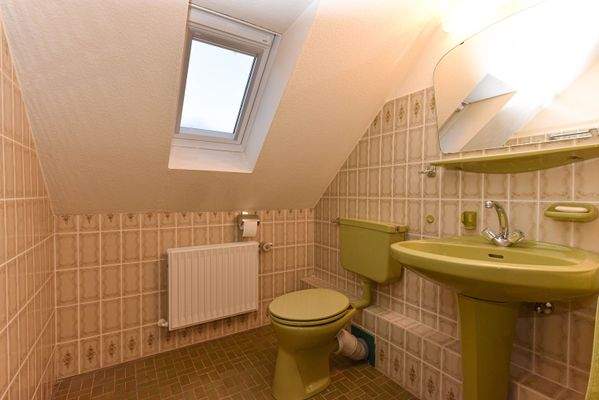 geräumiges Gäste WC 