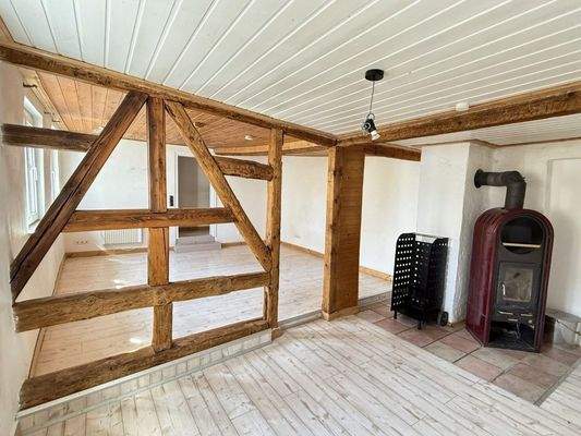 Helles Wohn- und Esszimmer