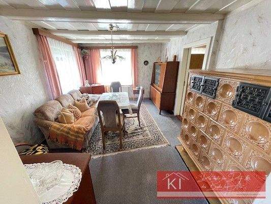 EG Wohnzimmer mit Kachelofen