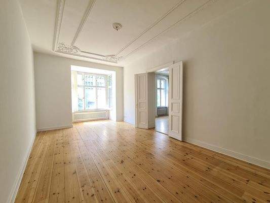 weiteres helles Zimmer