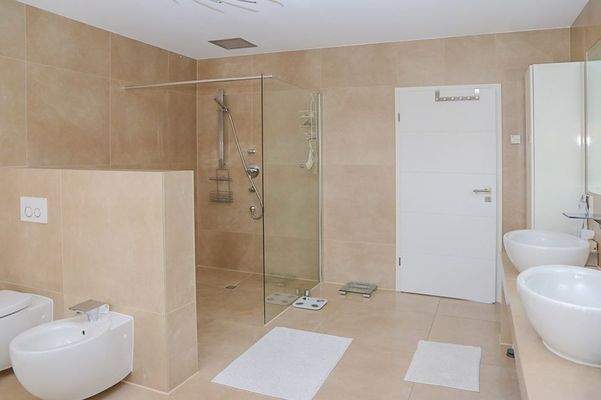 Badezimmer OG Ansicht