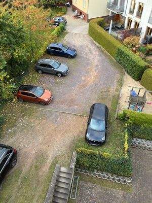 Parkplatz aus dem Hof