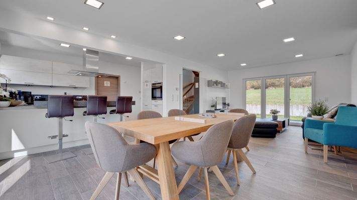 Wohn- und Esszimmer / Küche EG