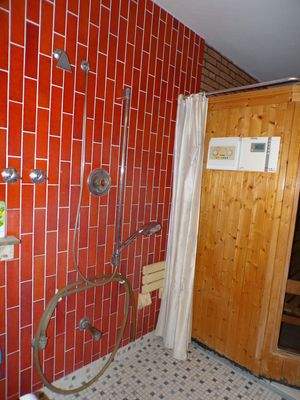 Dusche im Schwimmbad Bereich