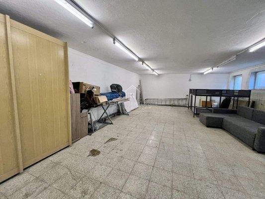 großer Lagerraum.jpeg