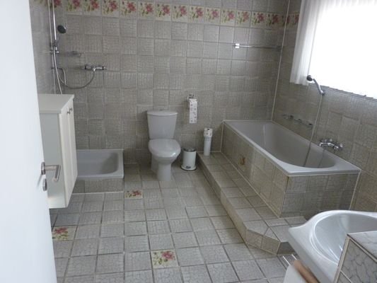 29 St. Nikolaus 11a 2.OG Badezimmer 1