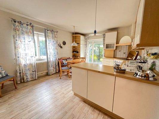 Küche mit Essbereich