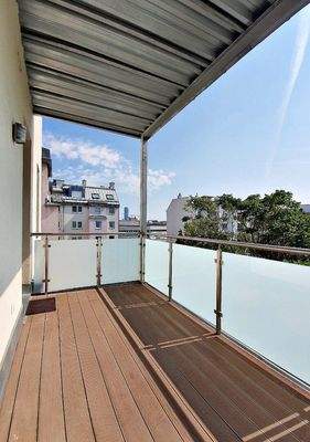 Große Terrasse ca. 10 m² mit Ausblick