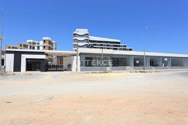Apartments with Service to Mall in Antalya Altıntaş