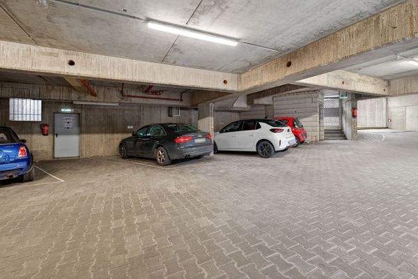 Tiefgaragenstellplatz