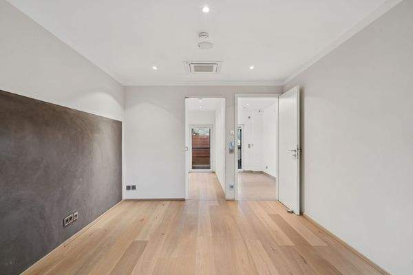 Schlafzimmer mit Ankleide