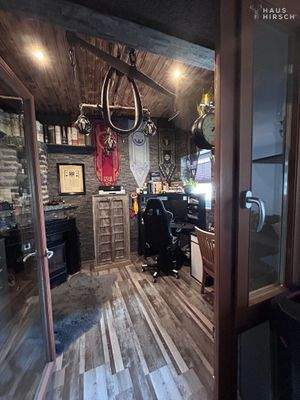 Büro/Gaming Wohn re