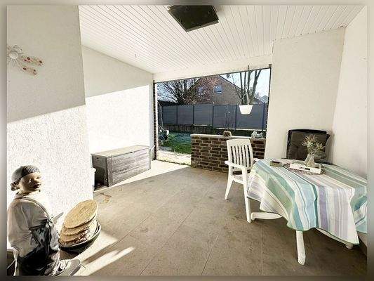 überdachte Terrasse