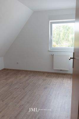 Schlafzimmer 1. OG .jpg