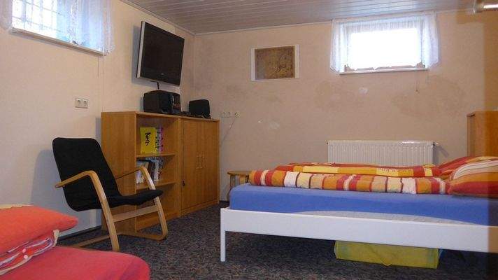 Hobbyraum im Keller rechte Hälfte