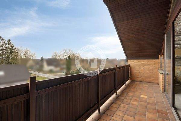 Der Blick auf den Balkon vom Dachgeschoss