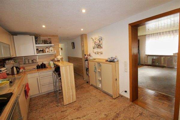 Küche-Blick Wohnzimmer 1.OG links