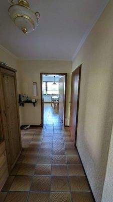 2-Eingangsbereich Flur.jpg