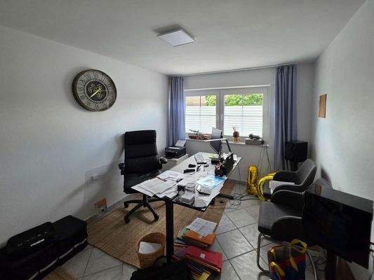 Büro-Gästezimmer EG