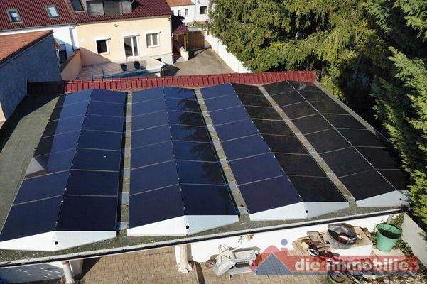 Photovoltaikanlage auf dem Nebengebäude