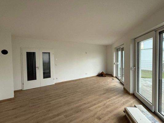 Wohn- I Esszimmer (2).jpeg