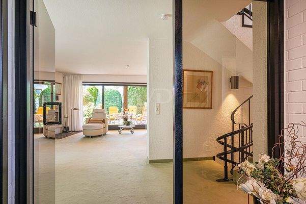 Windfang mit Blick Wohnbereich