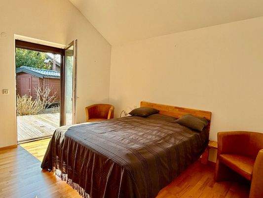 Schlafzimmer im Erdgeschoss / Anbau