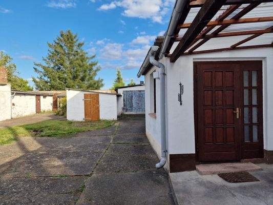 Hauseingang mit Hof